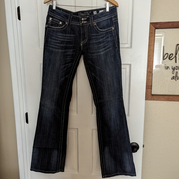 Miss Me Jeans, Fleur de Lis pocket bootcut dark wash jeans,size 30 / size 10 EUC - Picture 5 of 5